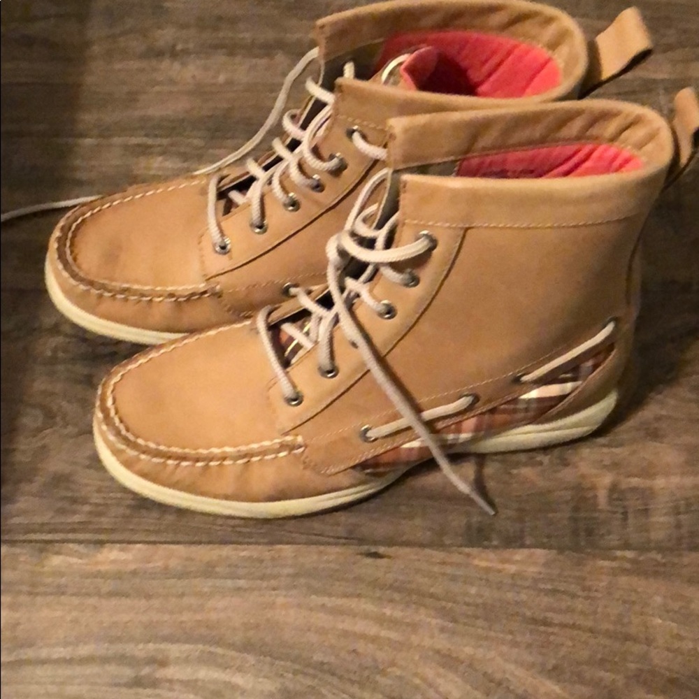 Sperry lace up leather boots size 61/2 women